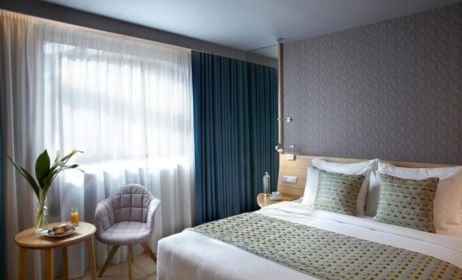 Ready-made hotel curtains