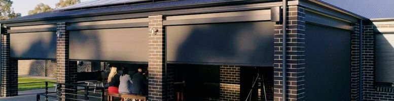 UV-resistant outdoor blinds
