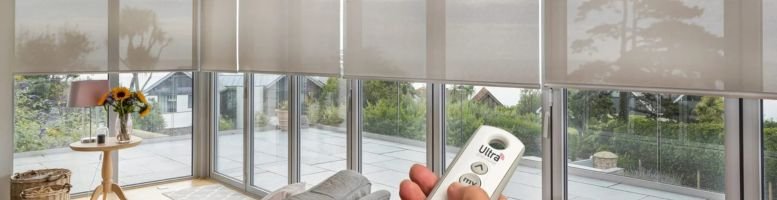 Remote-controlled motorized blinds