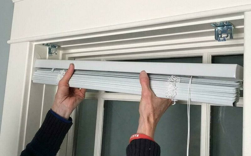 Remove Horizontal Blinds